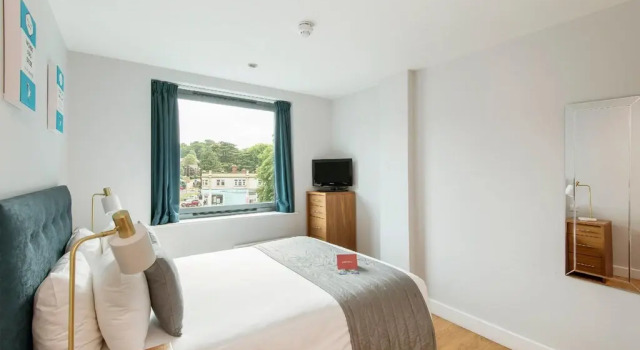 HQ Aparthotel Farnborough, Забронировать Отель Фарнборо 