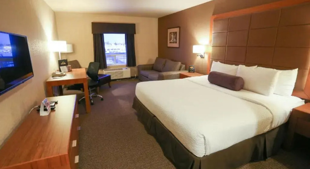 Номер Standard Prairie Crest Calgary Airport by IHG