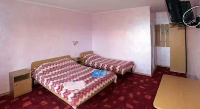 Оазис, Book Hotel Hotels in Novofedorivka with Parking, Parking