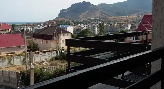 Uyut Guest House