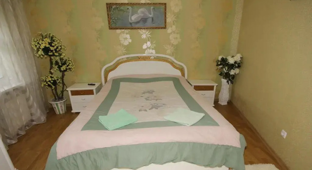 Raiskiy Ugolok, Book Guesthouse Yalta 