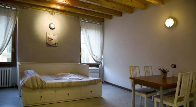 B&B San Nazaro, Забронировать Отель «постель и завтрак» Борго Венеция - Сан Микеле Верона, рядом с Железнодорожный вокзал Верона Порта Весково
