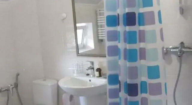 Uyut Guest House