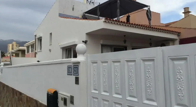 Casa Julia, Забронировать Апартаменты/квартира Плайя-де-лаc-Америкас Коста Адехе, рядом с Лос-Христианос