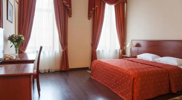 Kritik otdy`xaet na Nevskom, Book Hotel Tsentralny district Sankt Petersborg