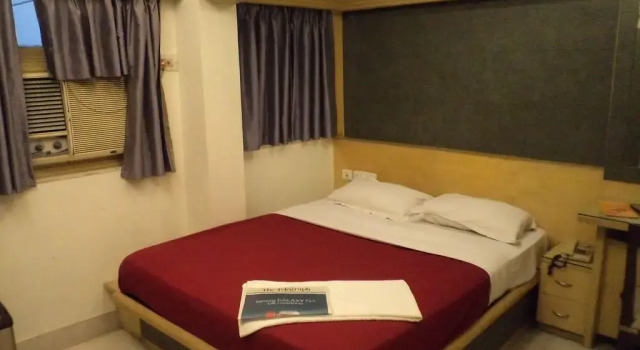 Vista Rooms at Lakshmi Narayan Mandir, Забронировать Отель Отели Калькутты с парковкой, рядом с National Library, Парковка