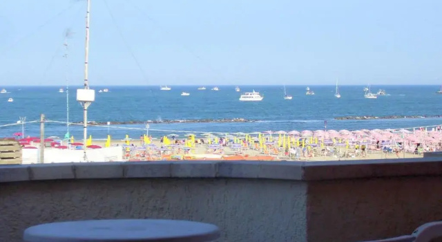 Luxurious Apartment in Lido Degli Estensi near Sea