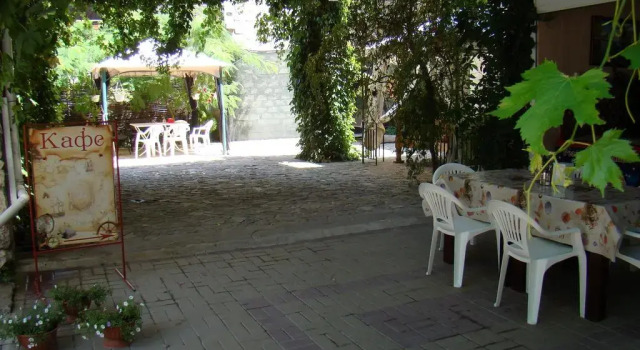Elling Oazis Guest House