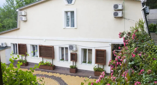 Гостевой дом Floral Courtyard