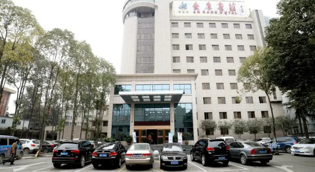 Thank Inn Chain Hotel Shanxi Ankang Xunyang Kuanghuayuan, Rezervați Hotel Xunyang Shaanxi
