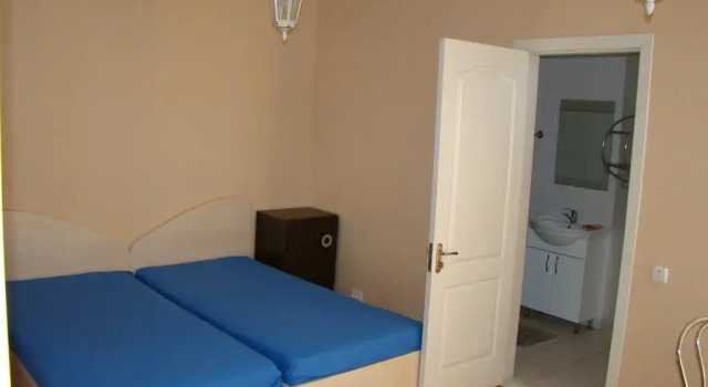 Elling Krab, Rezervovat Hotel Otradnoe 