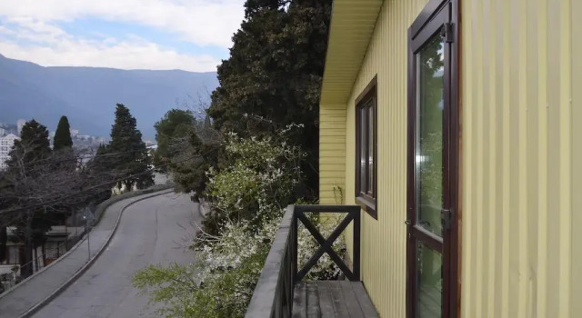 Kampai Guest House, Book Guesthouse Yalta 