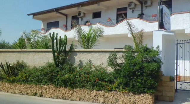 La Mimosa, Book Inn Hotels in Sicily with Parking, Parking