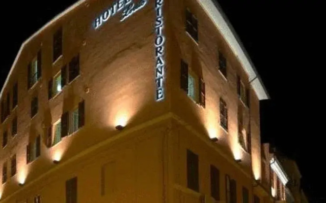 Hotel Loreto Лорето вид на фасад