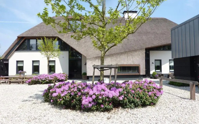 Отель Landgoed Emelaar Lodge вид на фасад