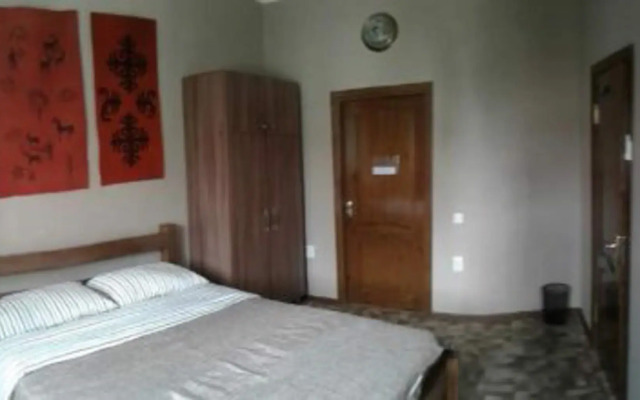 Отель Guest House Kirghizasia Кыргызстан, Бишкек - отзывы, цены и фото номеров - забронировать отель Guest House Kirghizasia онлайн комната для гостей