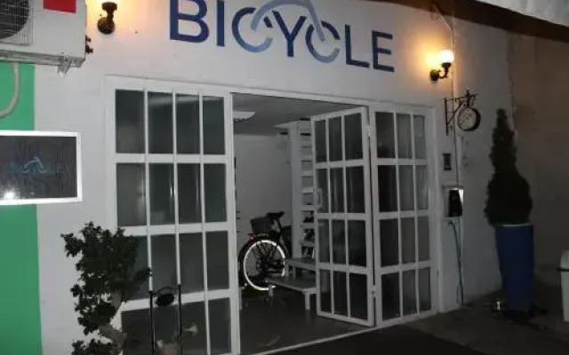 Bicycle Belgrade Hostel Белград вид на фасад