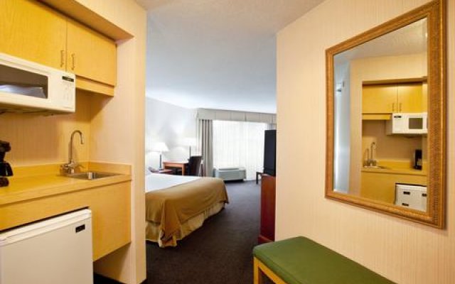 Holiday Inn Express Hotel & Suites Chicago-Midway Airport 1