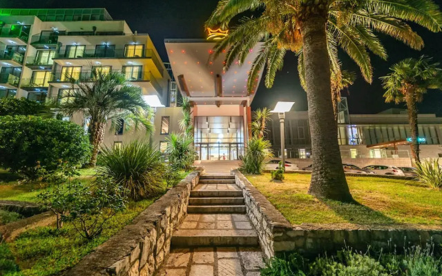 Falkensteiner Hotel Montenegro вид на фасад