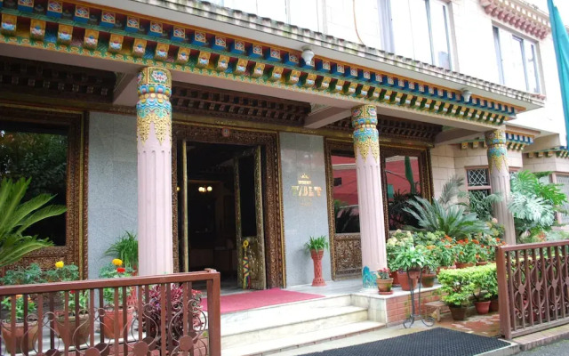 Отель Tibet Непал, Катманду - отзывы, цены и фото номеров - забронировать отель Tibet онлайн вид на фасад