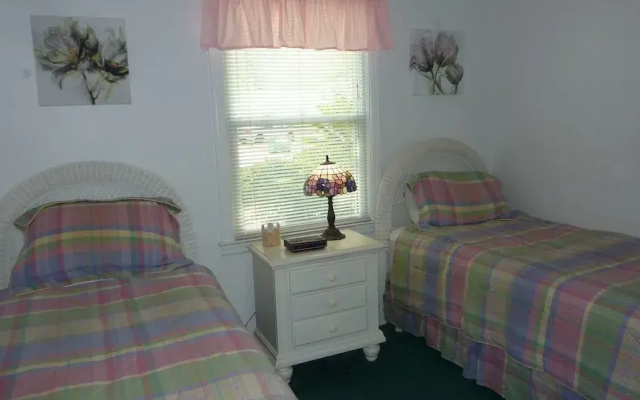Golden Days Duplex - 3 Br Duplex