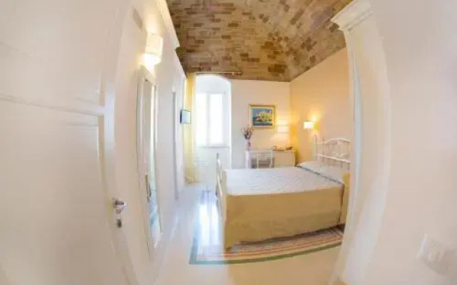 B&B Monsignore