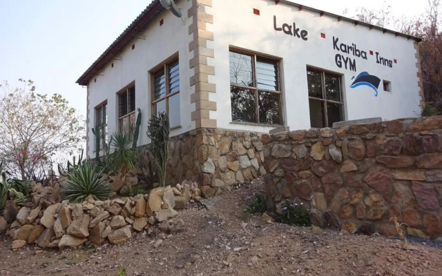Отель Lake Kariba Inns вид на фасад