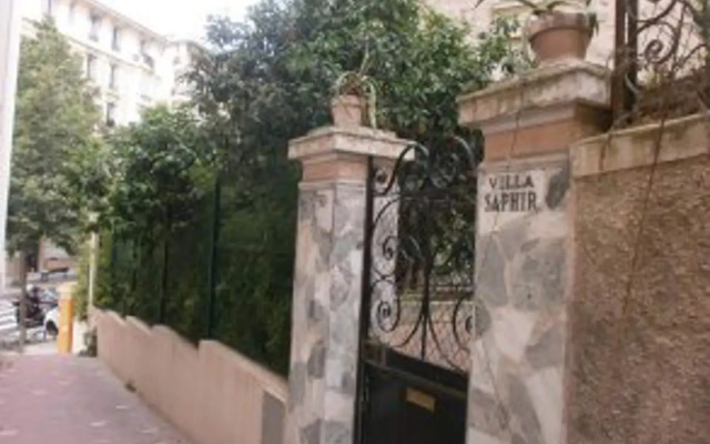 Отель Villa Saphir Ницца вид на фасад