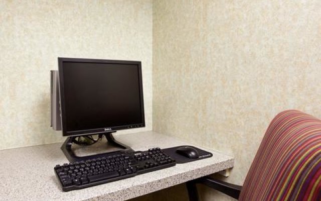 Holiday Inn Express Hotel & Suites Chicago-Midway Airport 2