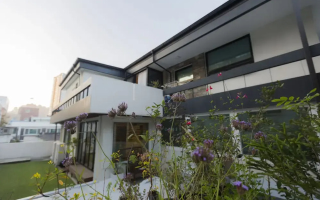 Comet Guesthouse - Hostel Сеул вид на фасад