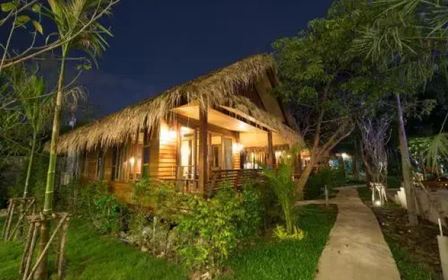 Отель Bora Bora Villa Phuket вид на фасад