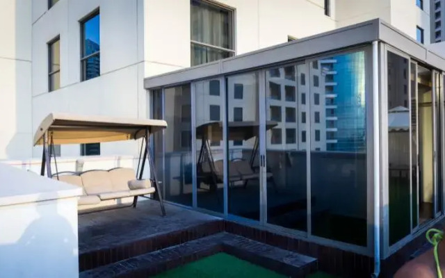 Апартаменты Dubai Beach Host Terrace Apartments вид на фасад