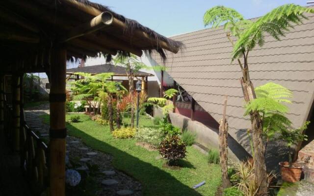 Rumah Kebun Lulu Villa In Batu Indonesia From 42 Photos Reviews Zenhotels Com