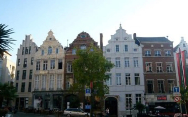 Отель Aparthotel Typically Brussels Брюссель вид на фасад