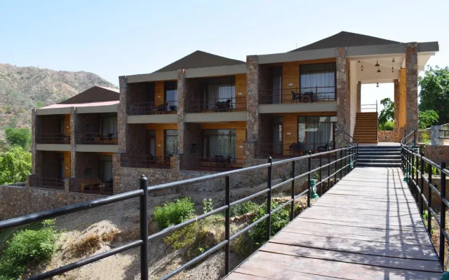 Отель Kumbhalgarh Forest Retreat вид на фасад