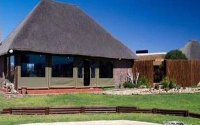 Отель Charihandra Game Lodge вид на фасад