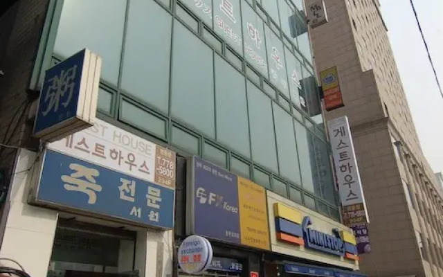 Отель Guesthouse Myeongdong Южная Корея, Сеул - отзывы, цены и фото номеров - забронировать отель Guesthouse Myeongdong онлайн вид на фасад