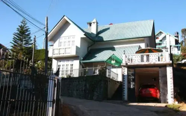 Отель The Rosevilla Bungalow вид на фасад