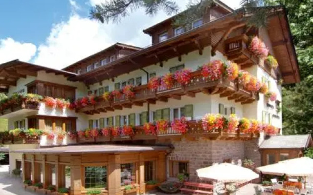 Hotel Europa вид на фасад
