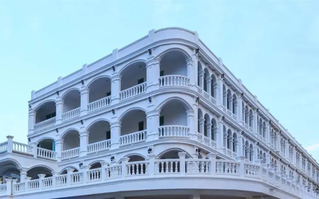 Patong Marina Hotel вид на фасад