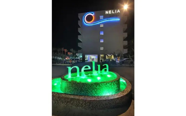 Nelia Beach Hotel вид на фасад