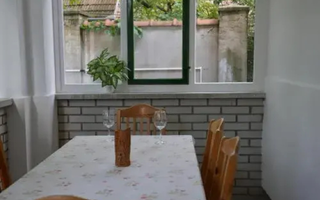 Tisza-Kert Apartmanok