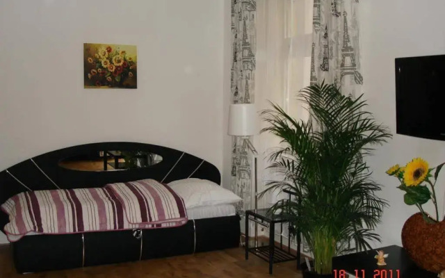 Апартаменты Apartments LENKA Прага комната для гостей