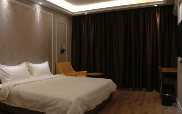 Solo Hotel Shuanglong Store комната для гостей