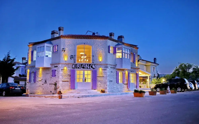 Kirlance Hotel Чешме вид на фасад