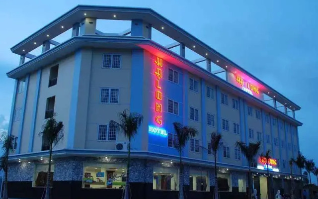 Ha Long Chau Doc Hotel вид на фасад