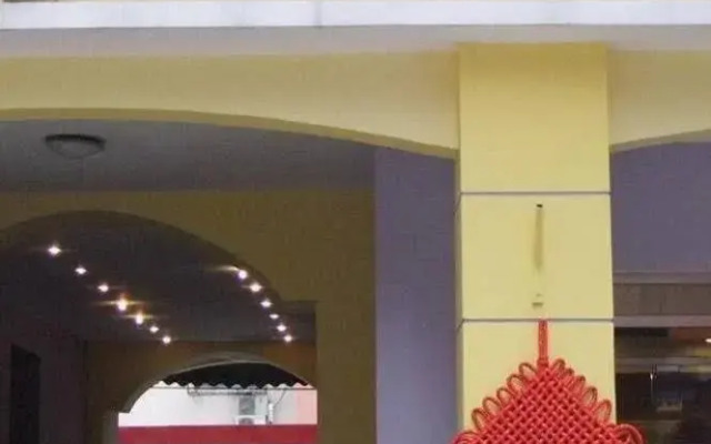 Отель Home Inn вид на фасад
