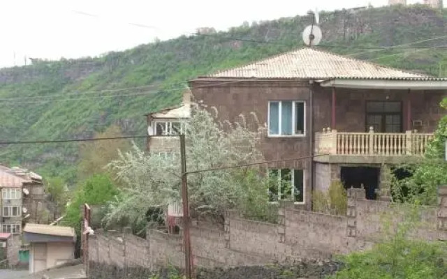 Отель Guest House in Alaverdi Алаверди вид на фасад
