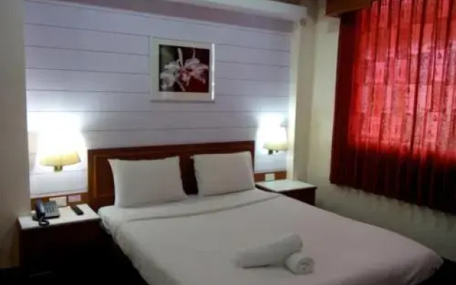 Thaksin Hotel