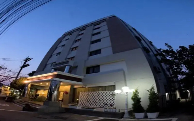 Chaipat Hotel вид на фасад